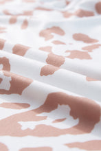 Cargar imagen en el visor de la galería, White Plus Size Leopard Print V Neck Short Sleeve Top