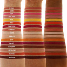 Load image into Gallery viewer, Amor US- NFESD : Noir Fatale Pressed Pigment Palette