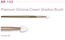 Load image into Gallery viewer, Amor US-BR132: Premium Pro Silicone Applicator (Cream Shadow &amp; Spot Conceal Brush )
