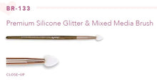 Load image into Gallery viewer, Amor US-BR133 : Premium Pro Silicone Applicator ( Glitter &amp; Mixed Media Brush)
