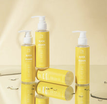 Load image into Gallery viewer, SLICK & CLEAN OIL CLEANSER removes makeup and impurities while leaving zero residue. This cleanser will also enhance your complexion with its soft and gentle formula. The best price and deal w/ Bonitawholesale.com