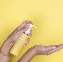 Load image into Gallery viewer, SLICK & CLEAN OIL CLEANSER removes makeup and impurities while leaving zero residue. This cleanser will also enhance your complexion with its soft and gentle formula. The best price and deal w/ Bonitawholesale.com