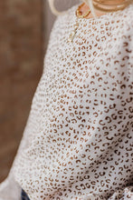 将图片加载到图库查看器，Leopard Crew Neck Long Sleeve Blouse
