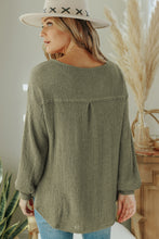 将图片加载到图库查看器，Green Waffle Knit Split Neck Pocketed Loose Top
