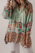 将图片加载到图库查看器，Green Printed Floral Patchwork Frilled Split Neck Blouse
