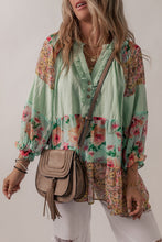 将图片加载到图库查看器，Green Printed Floral Patchwork Frilled Split Neck Blouse
