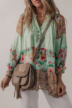 将图片加载到图库查看器，Green Printed Floral Patchwork Frilled Split Neck Blouse
