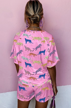 Cargar imagen en el visor de la galería, Pink Flower Print Short Sleeve High Waist Two Piece Shorts Set, 6 PACKS

