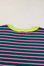 将图片加载到图库查看器，Green Stripe Oversized Contrast Trim Exposed Seam High Low T Shirt
