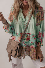 将图片加载到图库查看器，Green Printed Floral Patchwork Frilled Split Neck Blouse
