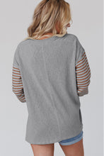 将图片加载到图库查看器，Gray Colorblock Striped Bishop Sleeve Top
