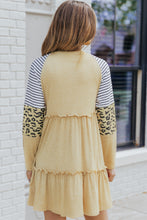 将图片加载到图库查看器，Khaki Striped Leopard Patchwork Long Sleeve Mini Dress
