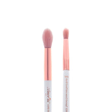 Load image into Gallery viewer, This Luxe Basics Tapered Crease and Pencil Shadow Brush #207 gives you an effortless and flawless eye look in no time. Shake up your beauty routine while apply your favorite shadows with this ultra-soft, easy to use, bunny loving brush. The best price and deal w/ Bonitawholesale.com

