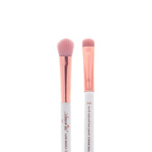 Load image into Gallery viewer, This Luxe Basics Smoke and Smudge Brush #206 gives you an effortless and flawless eye look in no time. Shake up your beauty routine while apply your favorite shadows with this ultra-soft, easy to use, bunny loving brush. The best price and deal w/ Bonitawholesale.com

