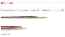 Cargar imagen en el visor de la galería, Amor US-BR134 : Premium Pro Silicone Applicator ( Liner &amp; Detailing Brush)
